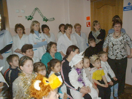 Устроили детям праздник